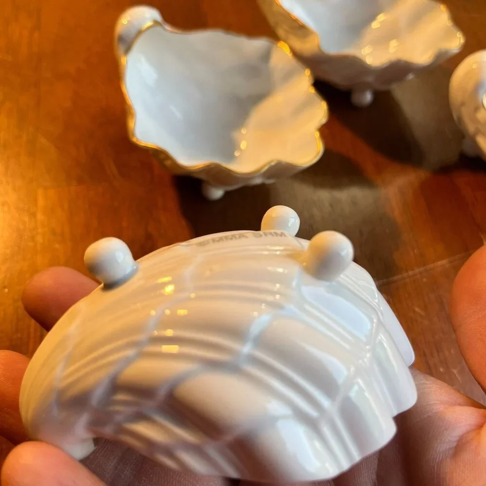 The Met Porcelain Oyster Serving Cups Footed Elegant MMA Party Entertain Serving